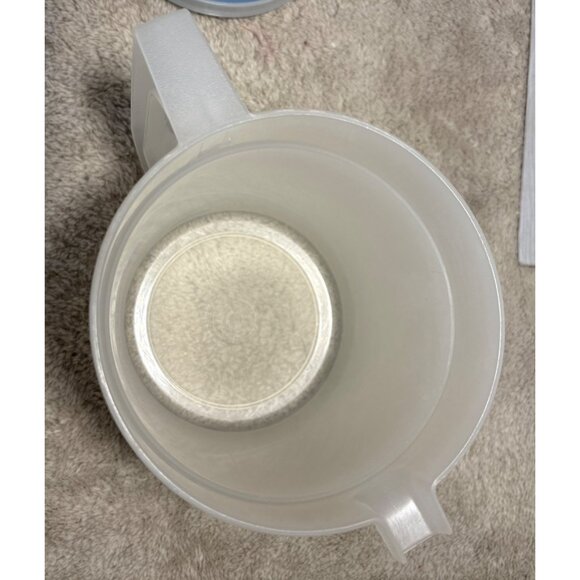 Vintage Tupperware #1575-6 Go Between 1.5 Quart Pitcher w/ Blue Push Button Lid - Picture 5 of 11